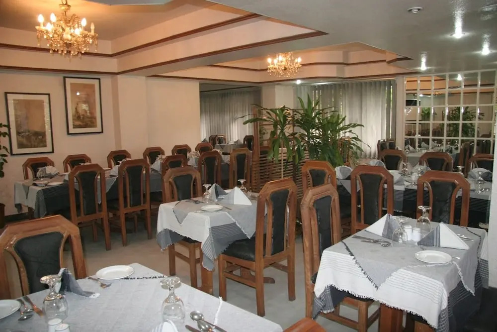 White House Hotel