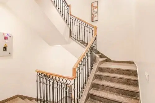 FabHotel Luxe Stayz 39
