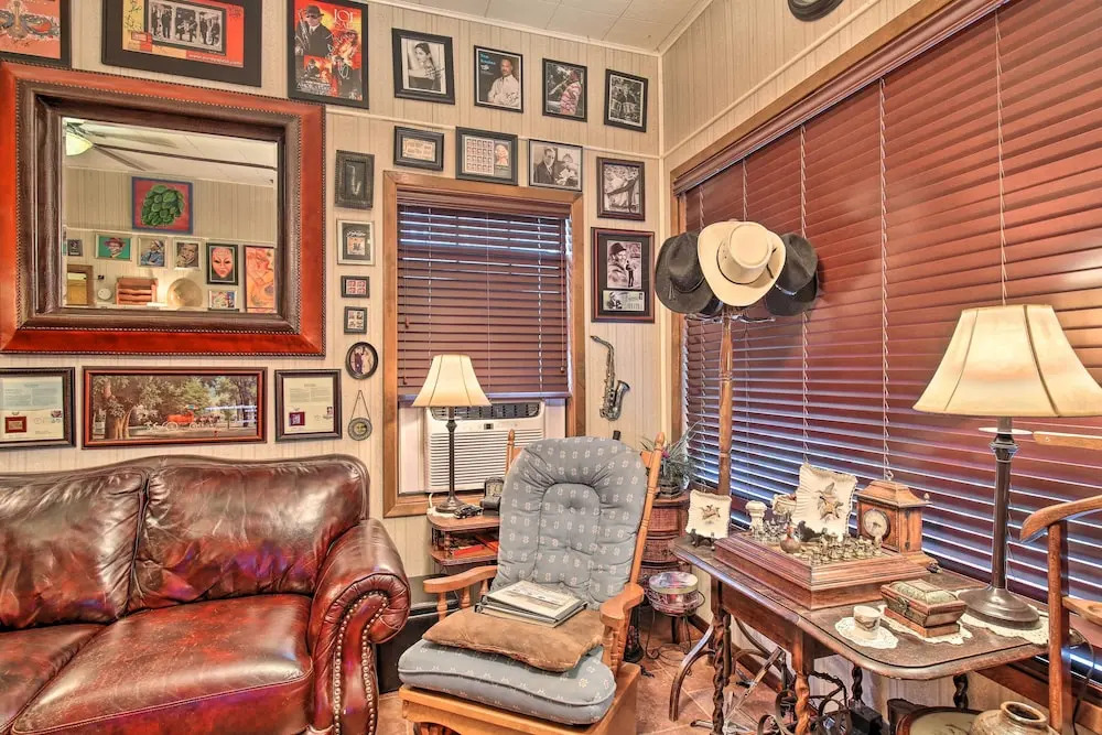 San Antonio Rental w/ Courtyard: Walk to Riverwalk