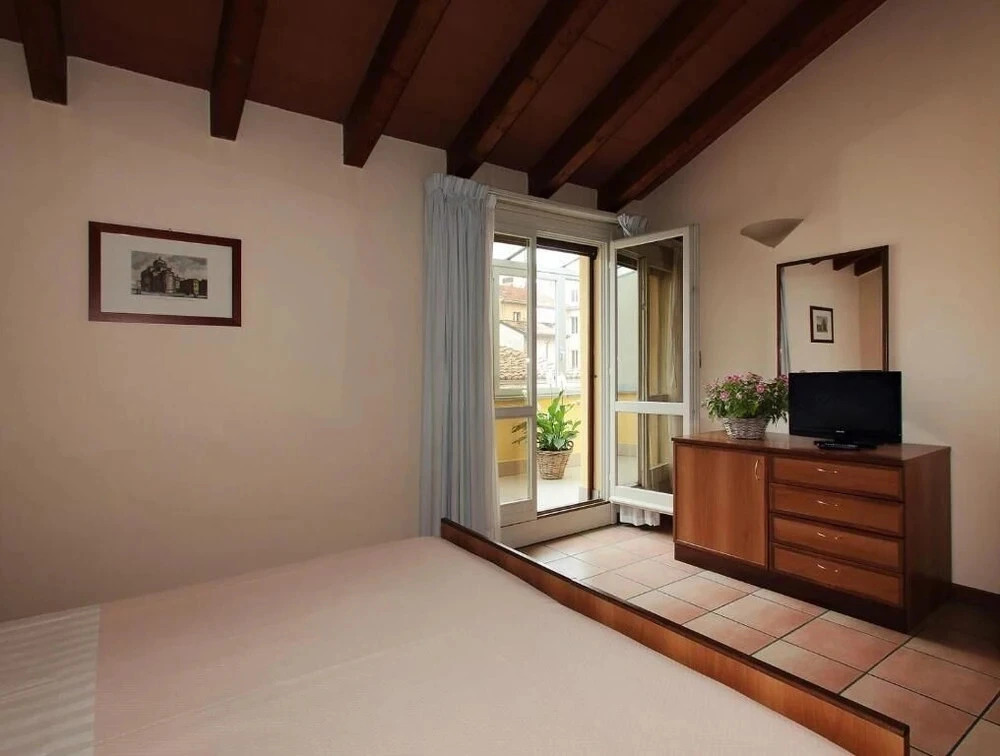 Astoria Residence