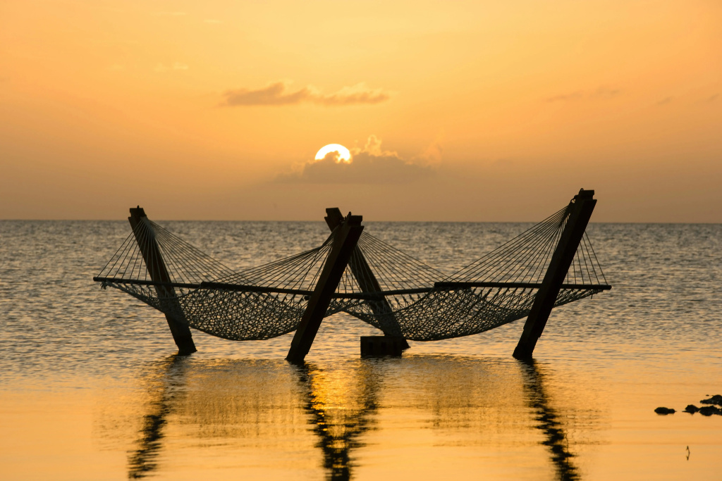 Mahogany Bay Resort and Beach Club, Curio Collection