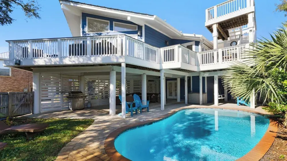 Your Ideal Beach Getaway With Private Pool, Game Room and Close to Beach!