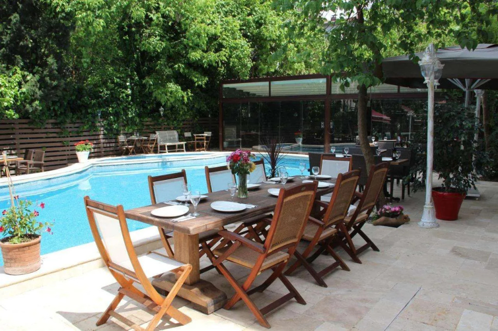 Villa Blanche Hotel SPA & Garden Pool