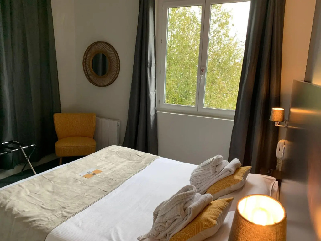 Logis hôtel Aux Berges de lAveyron