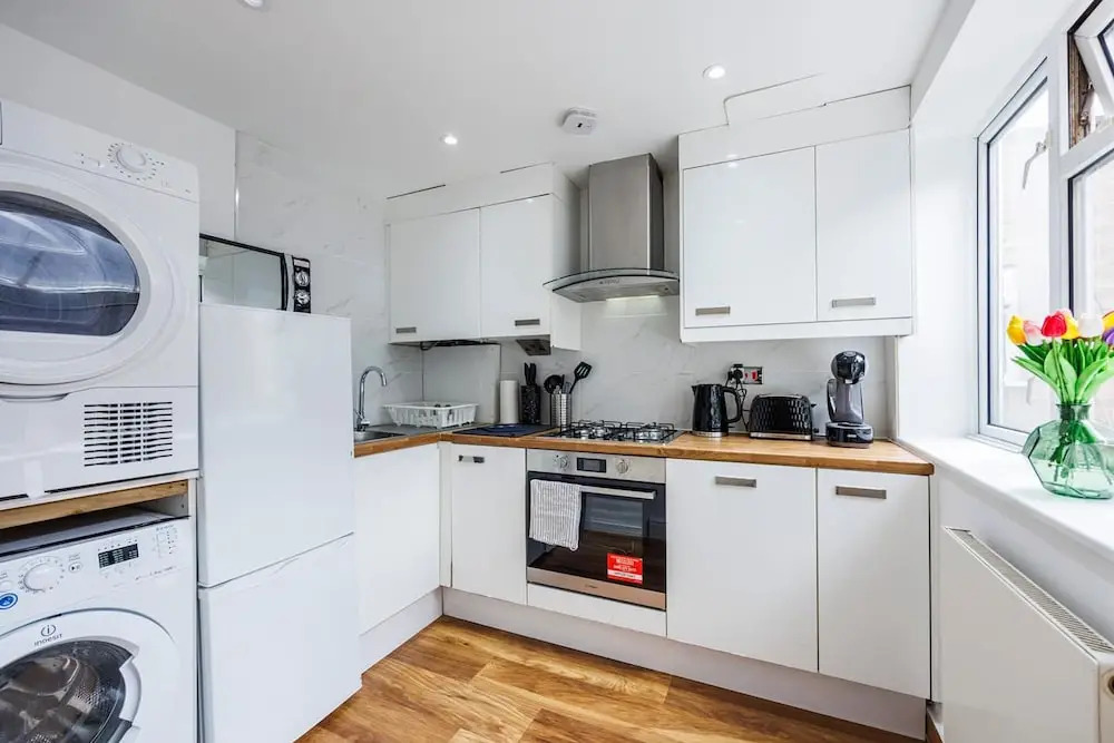 2 Bedroom Charming Magnificent Flat