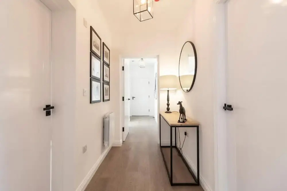 NEW Sleek & Stylish 2BD Flat - Heart of Haworth