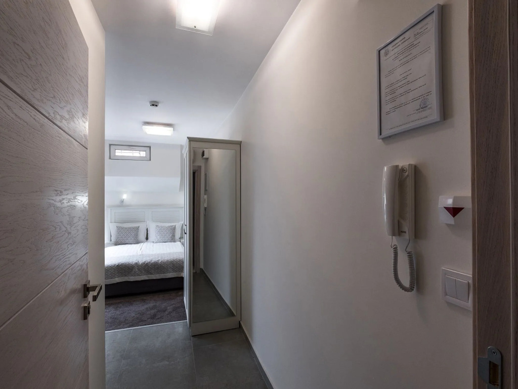 Caro Aparthotel