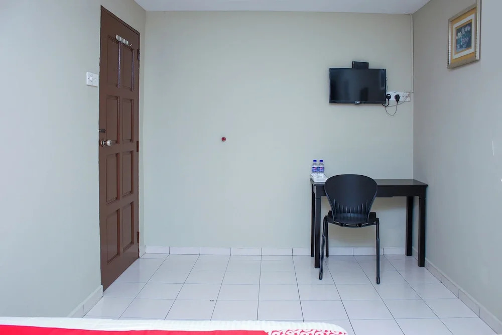 Prima Saujana Budget Hotel by Rooms