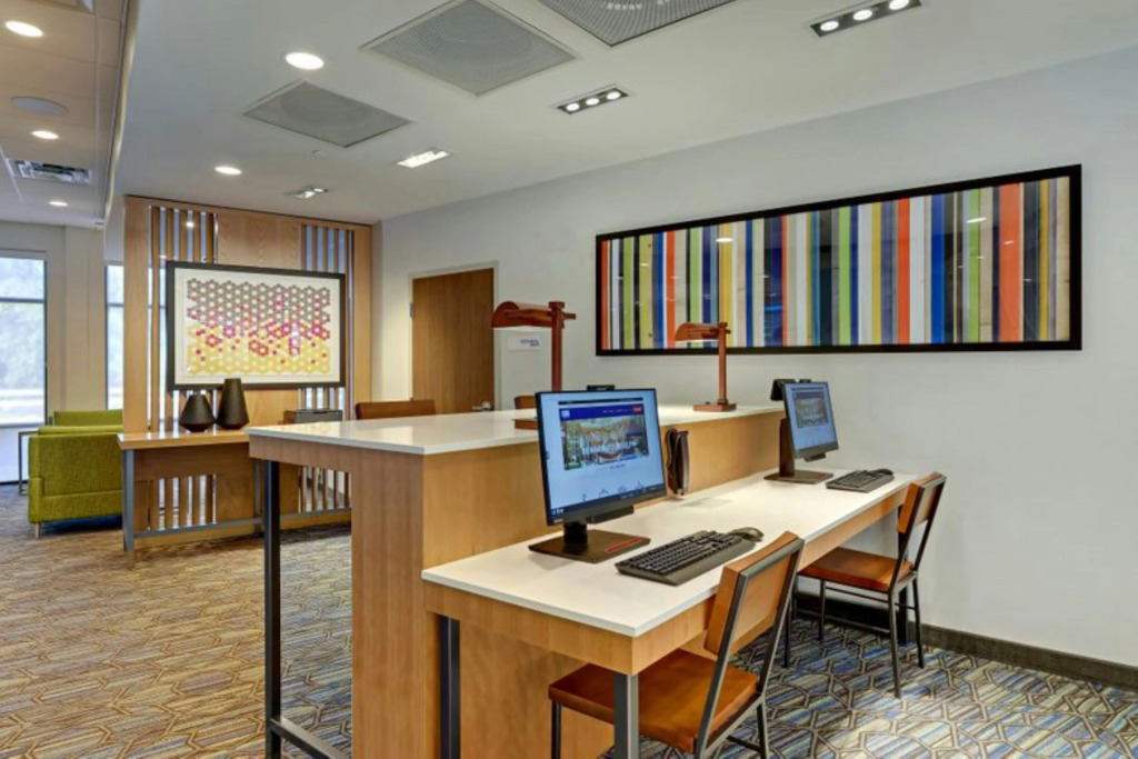 Holiday Inn Express & Suites Winston Salem Sw Clemmons by IHG