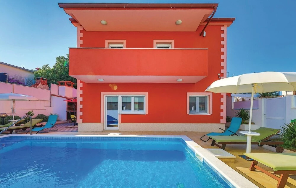 Amazing Home in Okrug Gornji With Sauna, Wifi and 4 Bedrooms