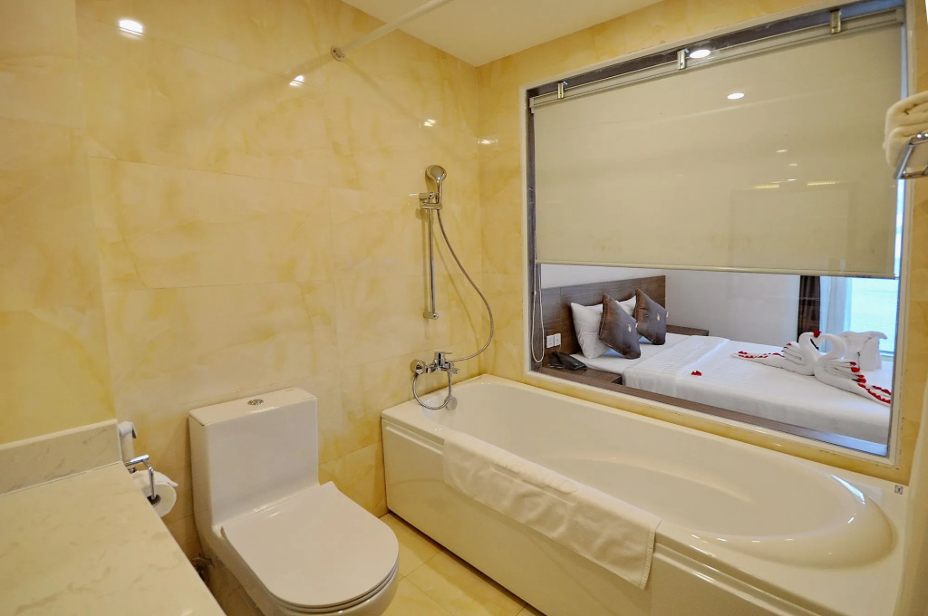 Lenid Ocean View Hotel