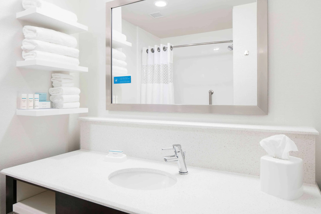 Hampton Inn & Suites-Hudson Wisconsin