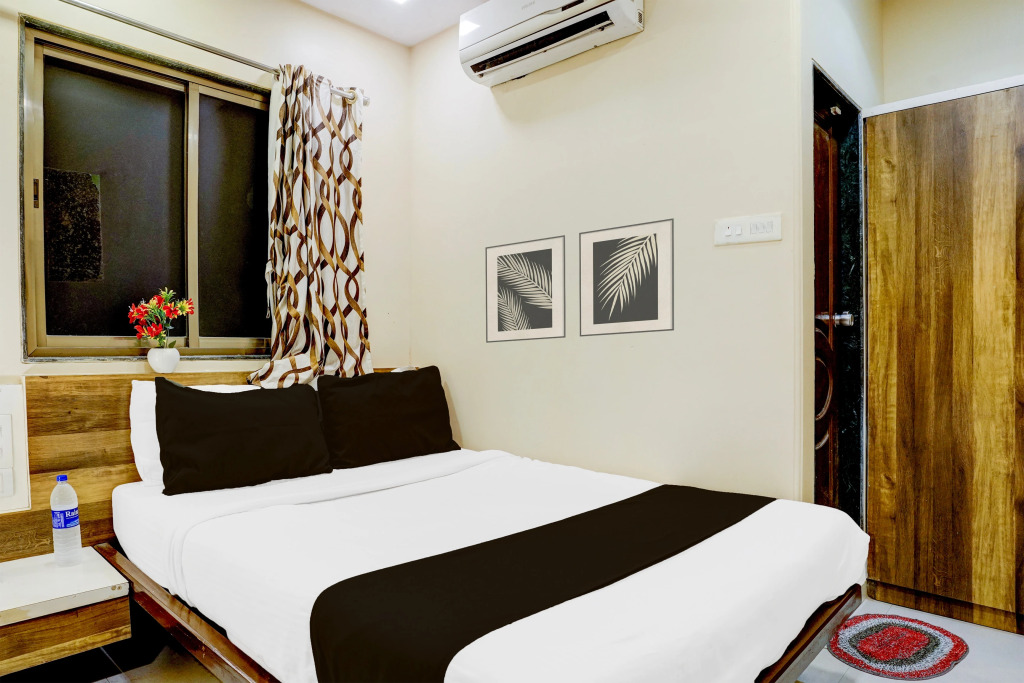 OYO 5352 Hotel Airport Metro