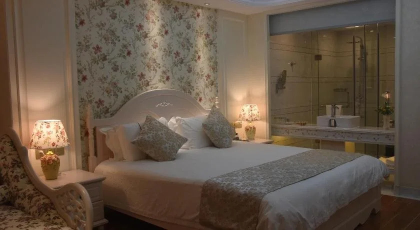 Qionghai Xiangshang Aihua Hotel