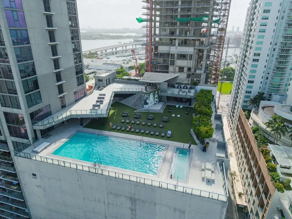 Downtown Miami Skyline Balcony Penthouse Suite Near Port Luxe Pad