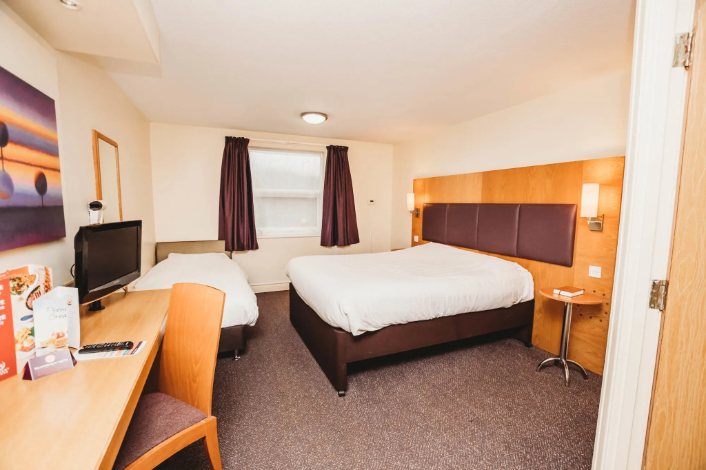 Purple Roomz Preston South