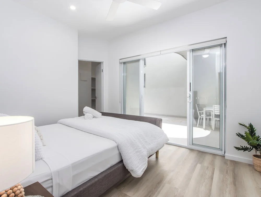 The Laneway Villas by Burleigh Letting Company