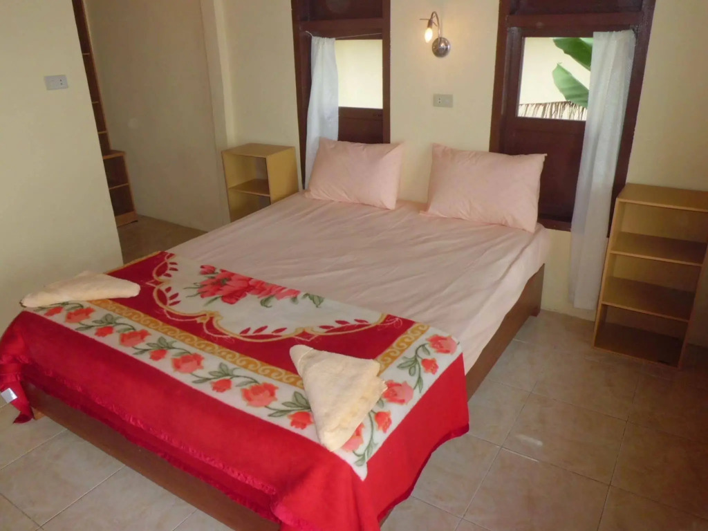 Tuk Tuk Timbul Bungalows