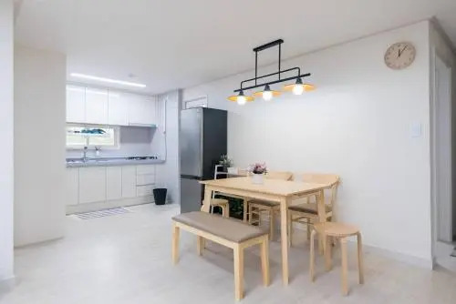 Room Seoul 1987