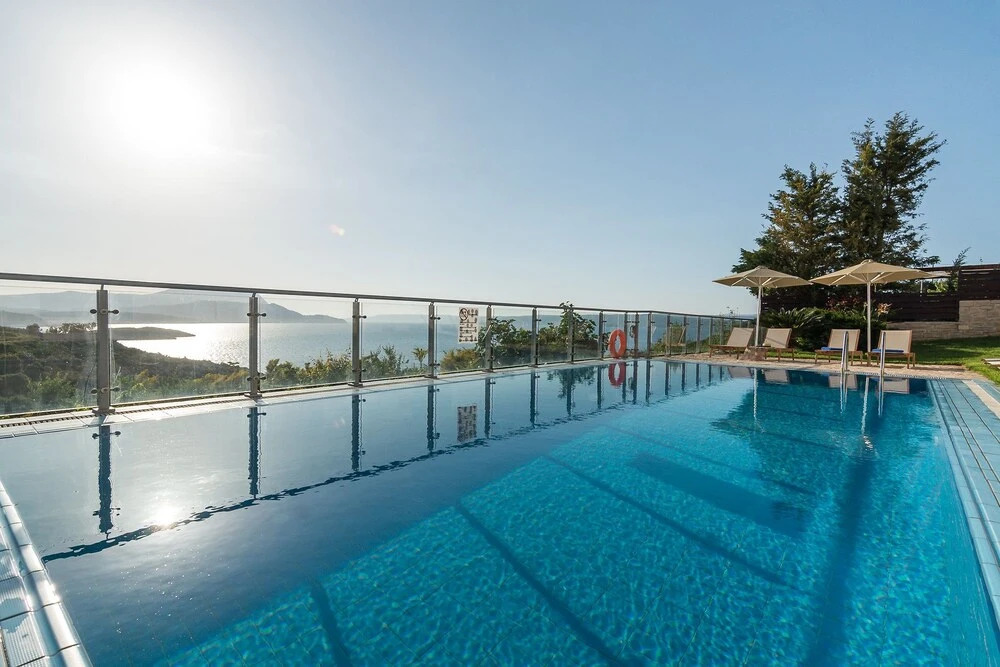 Hectoras Villa in Plaka BY APOKORONAS-VILLAS