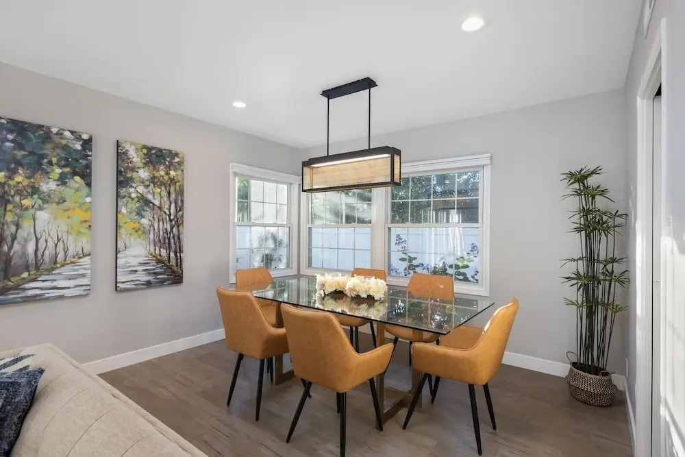 Hidden Valley Pl - 90210 Villa With Canyon Views and a Large Private Backyard