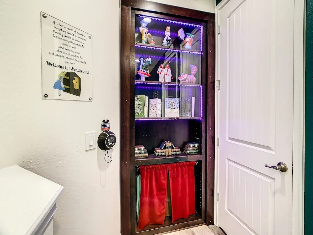Wonderland Home W/private Pool Near Disney 5 Bedroom Home by Redawning