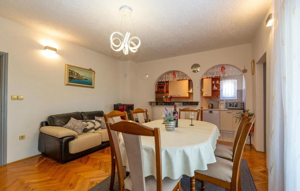 Stunning Apartment in Rovanjska With 3 Bedrooms and Wifi