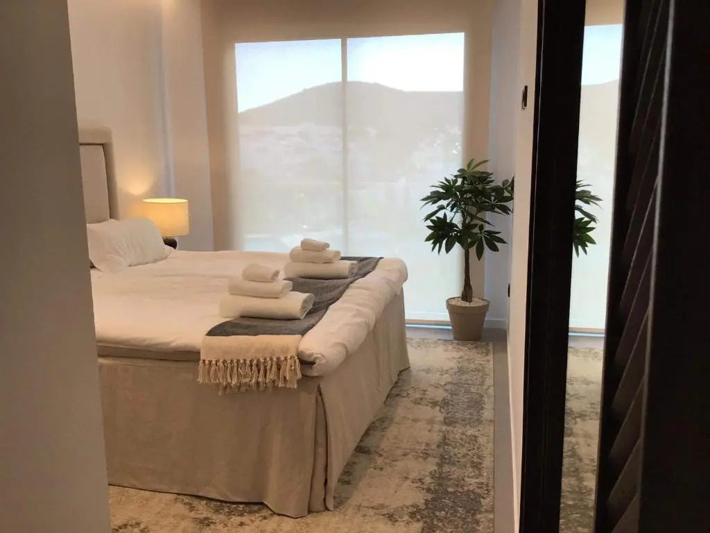 The View Luxury Vacation Apartment 5
