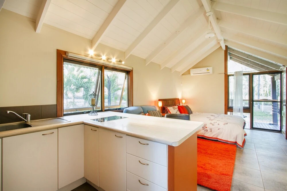 Airlie Beach Eco Cabins - Adults only