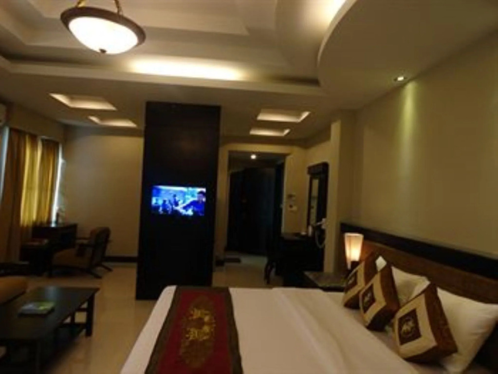 Rock Royal Hotel & Resort