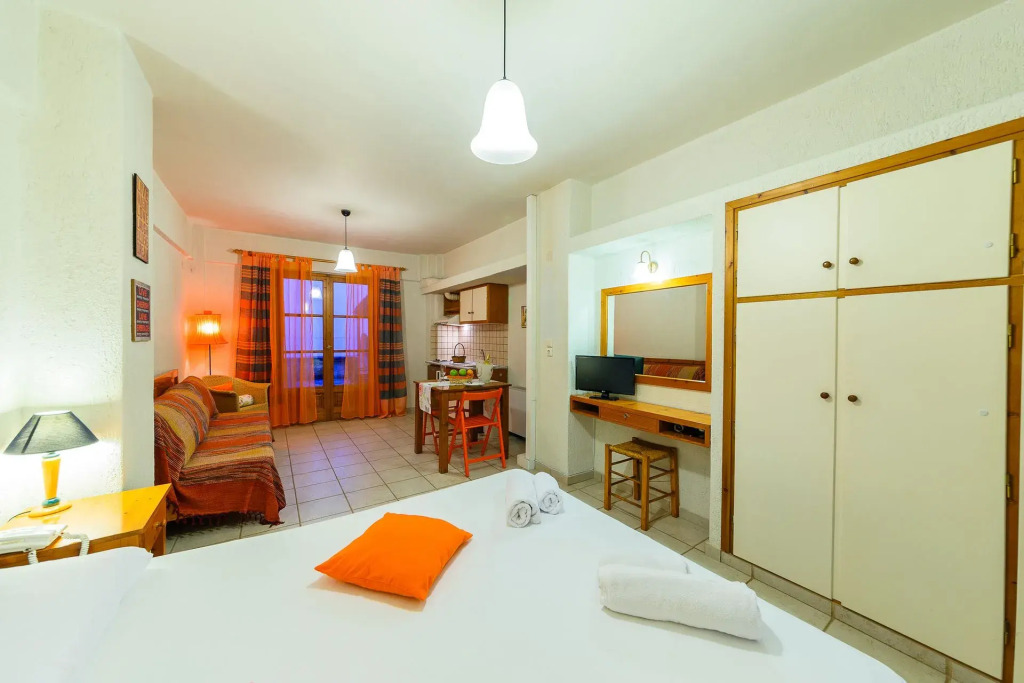 Grekis Hotel and Apartments