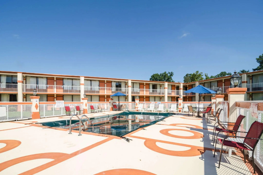 OYO Hotel Greensboro East I 40