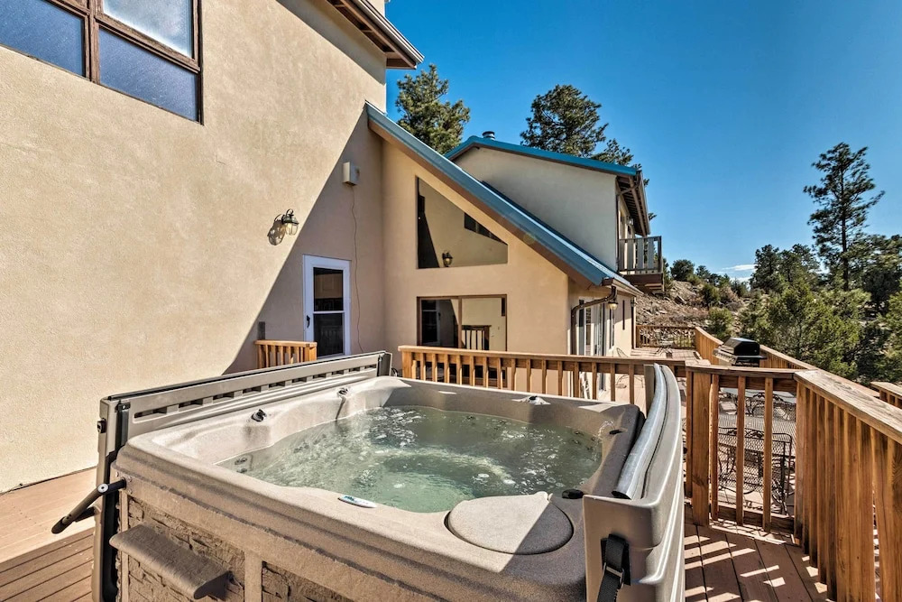 Ruidoso Home w/ Hot Tub, Mtn Views & Game Room!