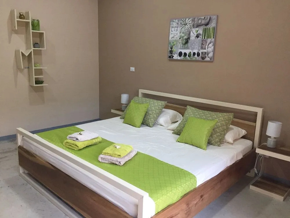 Tee-K Lodge B&B