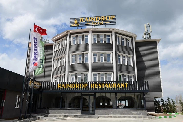 Raindrop Hotel