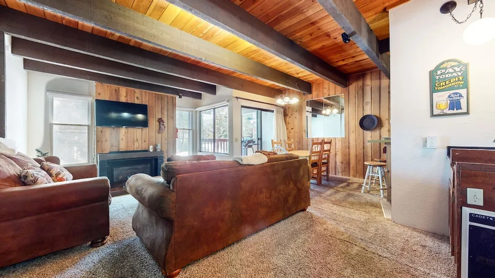 Val DIsere 6 Pet-Friendly Mountain Rustic Spacious Condo only Short Walk To The Village by RedAwning