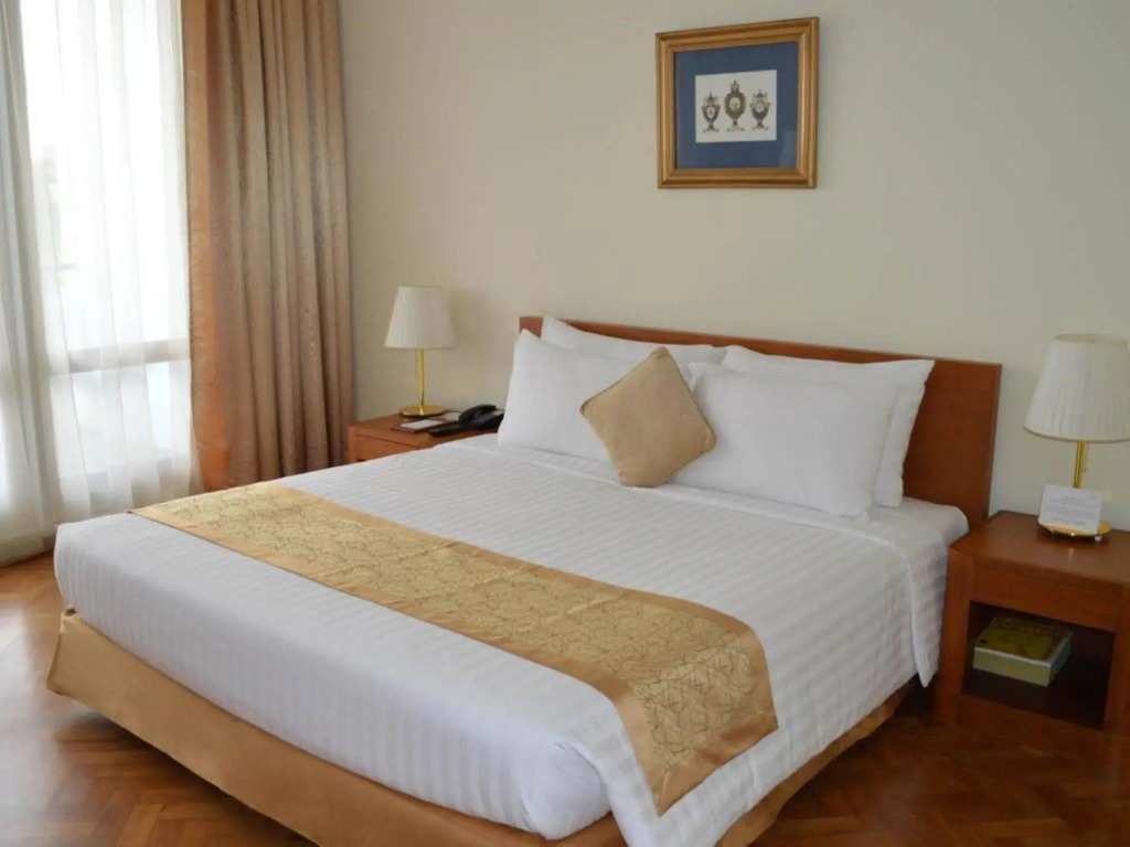 Inya Lake Hotel Yangon
