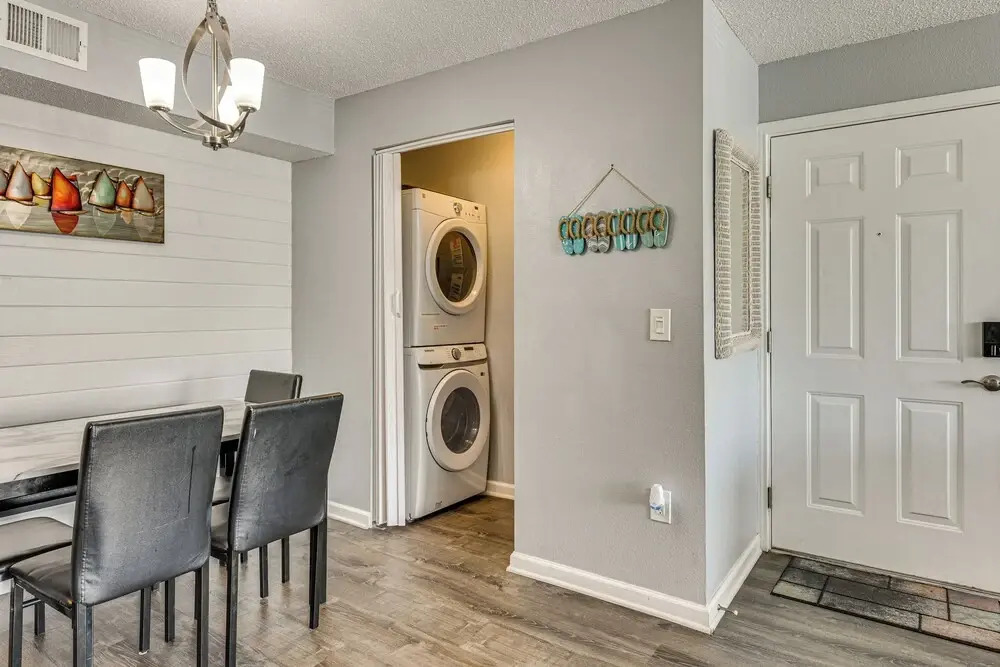 Explore Boardwalk Thrills! Central Destin Condo