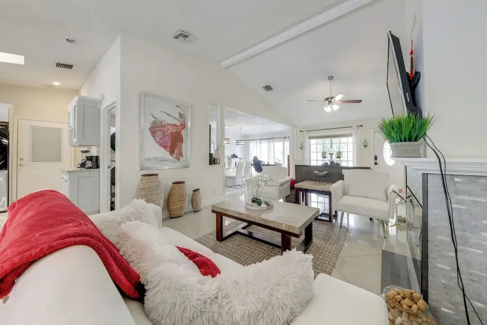 Fishing Dock & Canal Views: Fort Lauderdale Home!