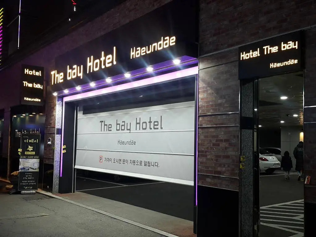 Thebay Hotel
