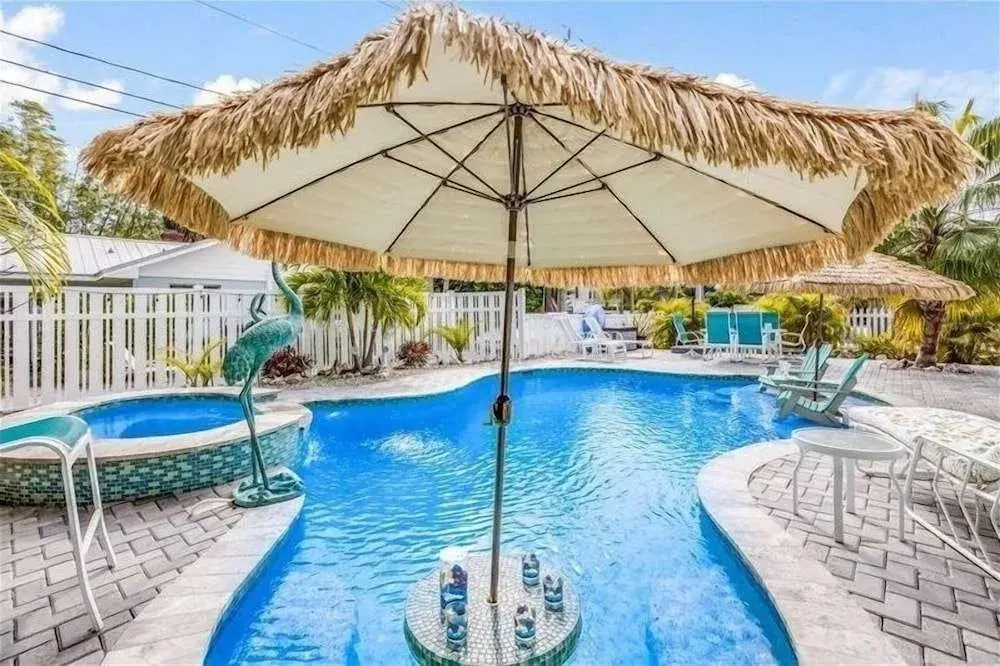 Beach N Bay 2 Bedroom Villa by RedAwning