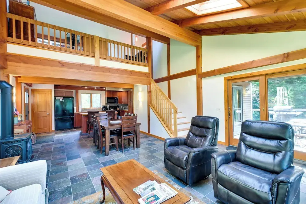 Waterfront Deer Isle Retreat w/ Fire Pit!