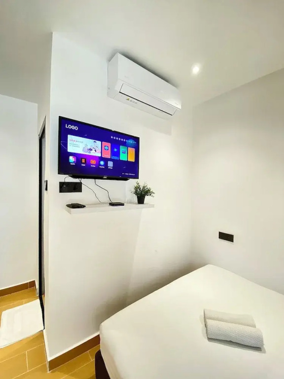 The 6N by Sky Hive