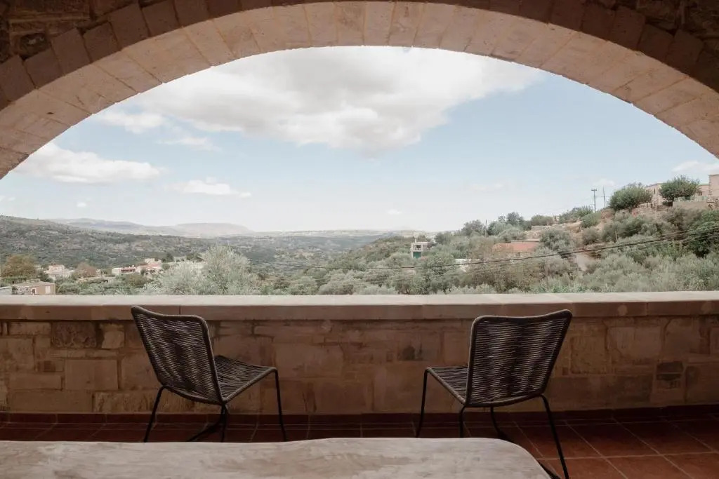 Prinus Country Retreat Apokoronas, heated pool, 13km from the sea