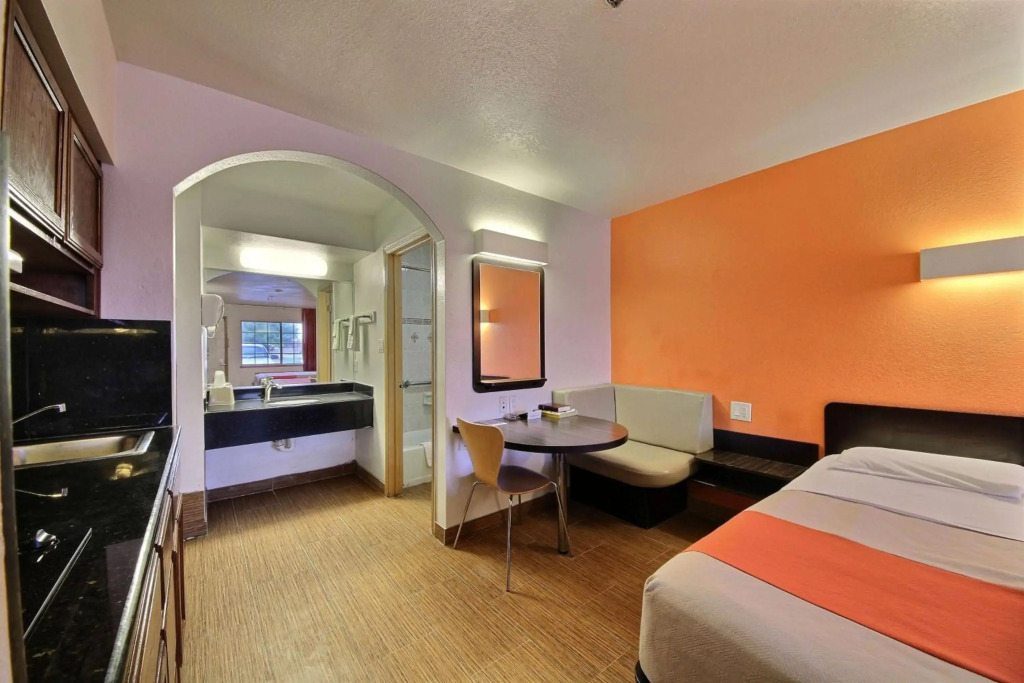 Motel 6-Edinburg, TX