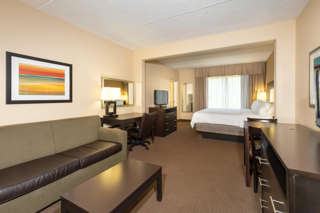 Holiday Inn Express & Suites Jacksonville Airport by IHG