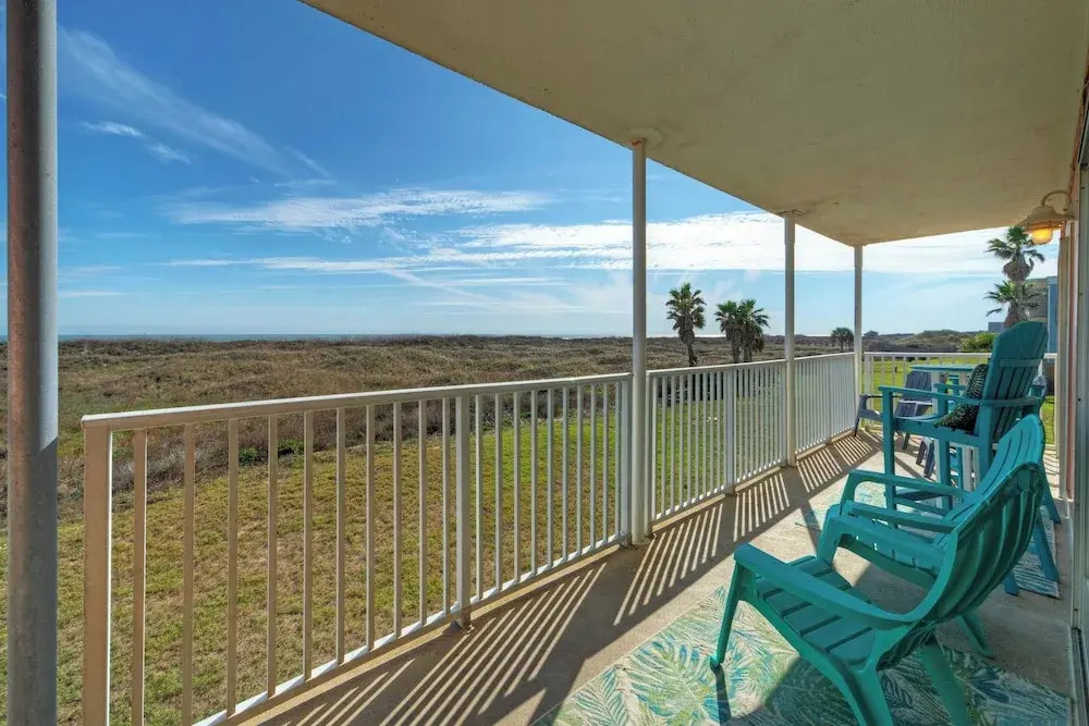 Sleeps 18, 2 Condos Beach Access, Pool, Views, Tennis + Pickleball Courts