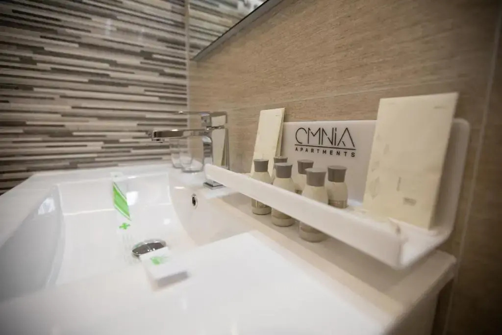 Omnia Apartments