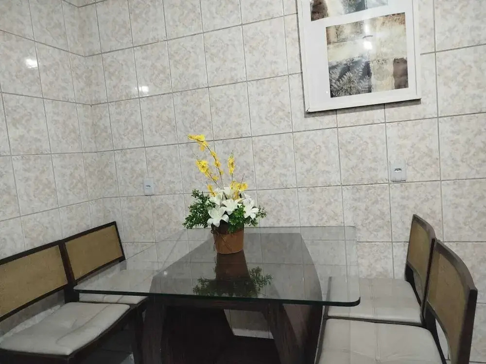 Haja Luz Casa Pousada 2 no Centro de Itaquaquecetuba