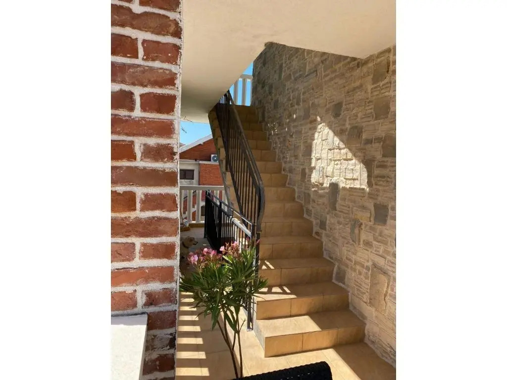 Villa Stone